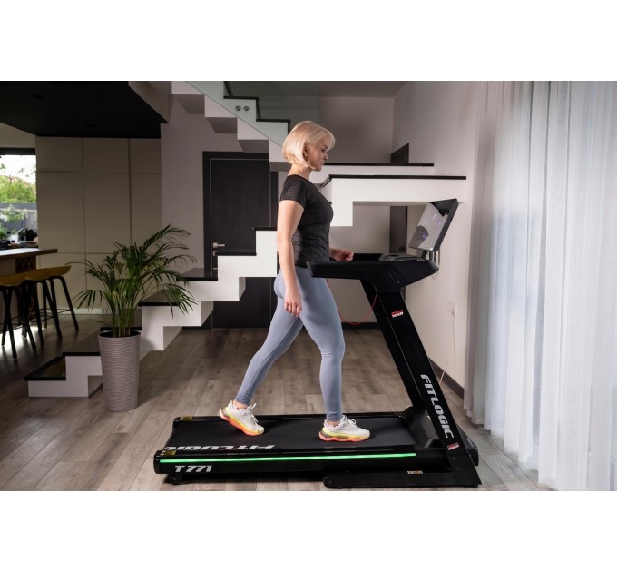 Беговая дорожка FitLogic T771