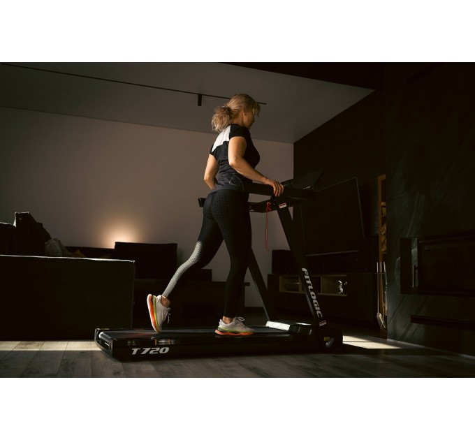 Беговая дорожка FitLogic T720