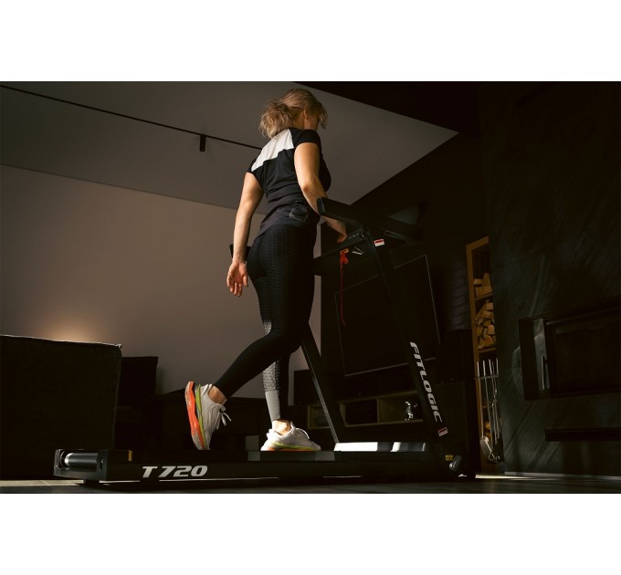 Беговая дорожка FitLogic T720
