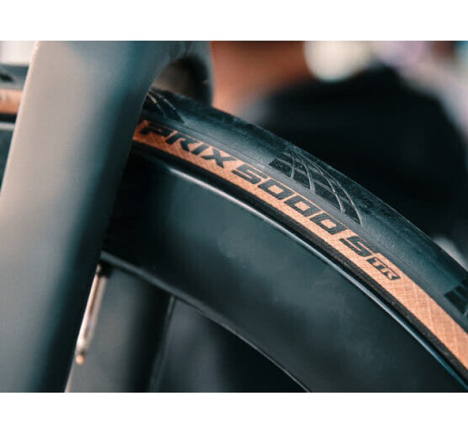 Покрышка бескамерная Continental Grand Prix 5000S TR 28" | 700 x 25C черная/коричневая foldable skin